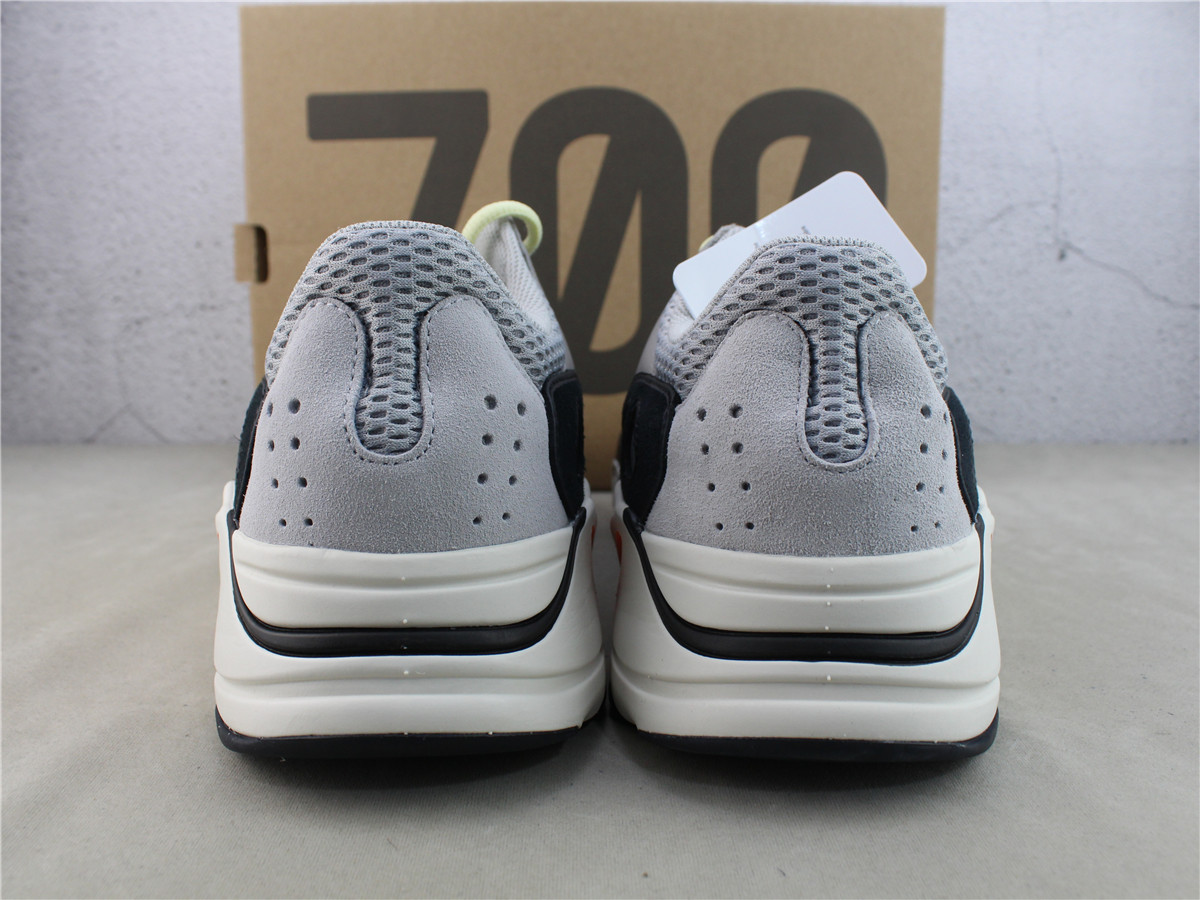 Yeezy Boost 700 wave Runner B75571